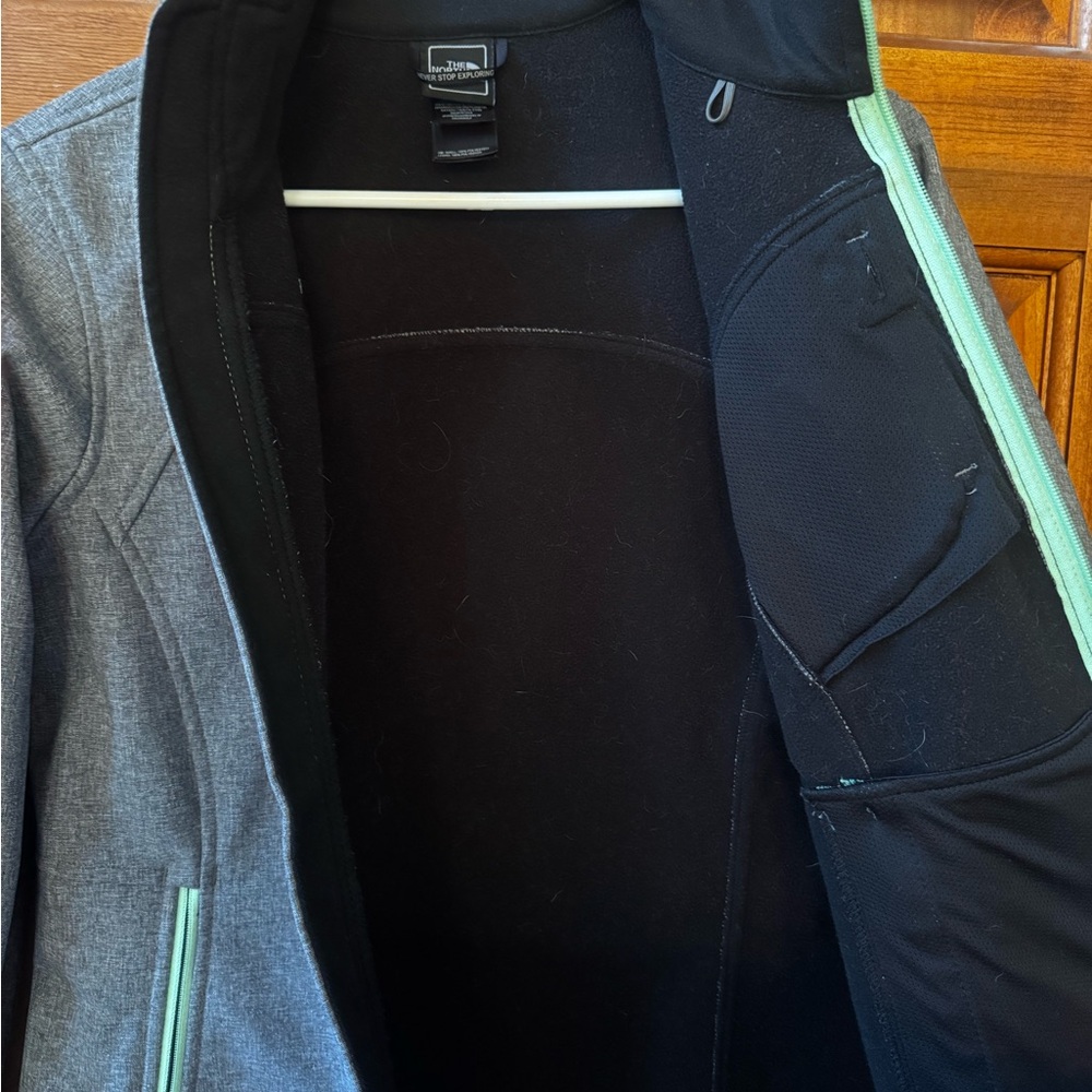 Women’s Grey North Face Fall Jacket Size Medium - Picture 5 of 5